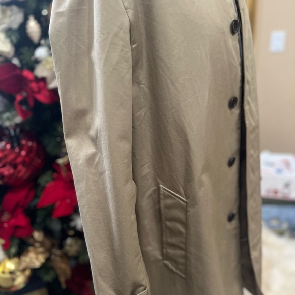 Banana Republic Men's Khaki Trench Coat - Picture 4 of 7